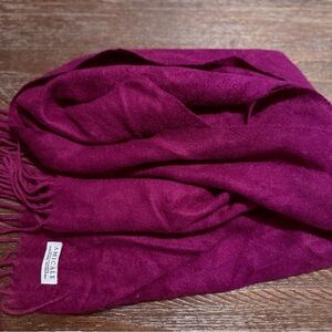 Amicale Cashmere Rich Magenta Scarf